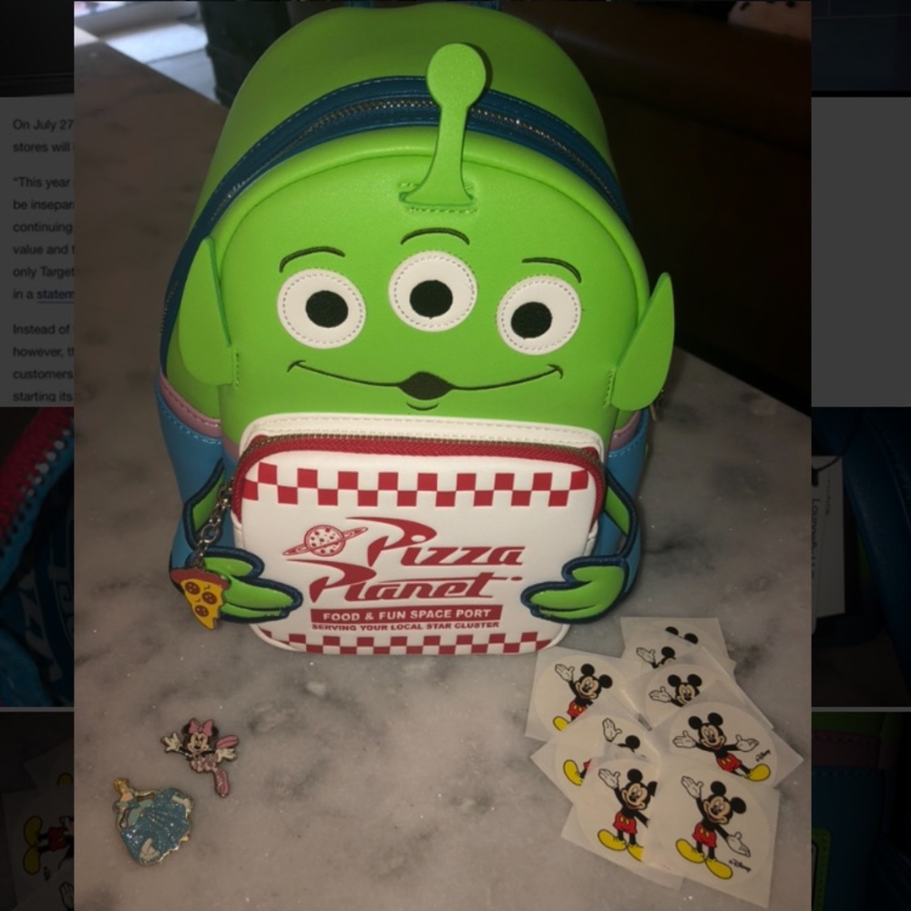 Disney Loungefly Alien Backpack with stickers+pins